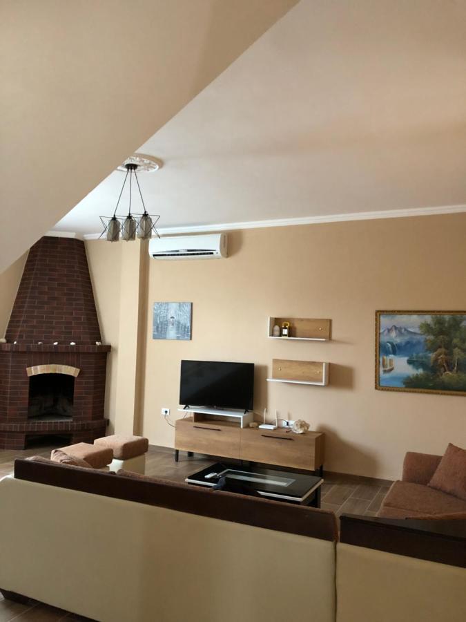 Sunnyside Villa *